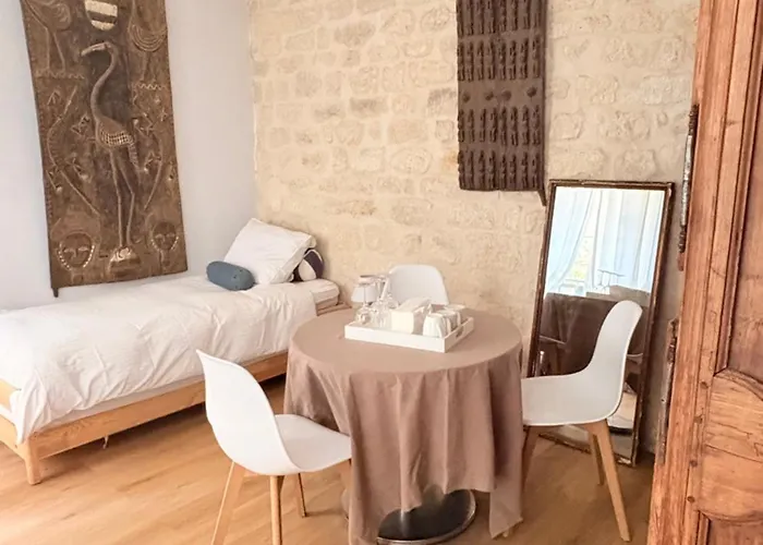 Champs Elysees Apartment *